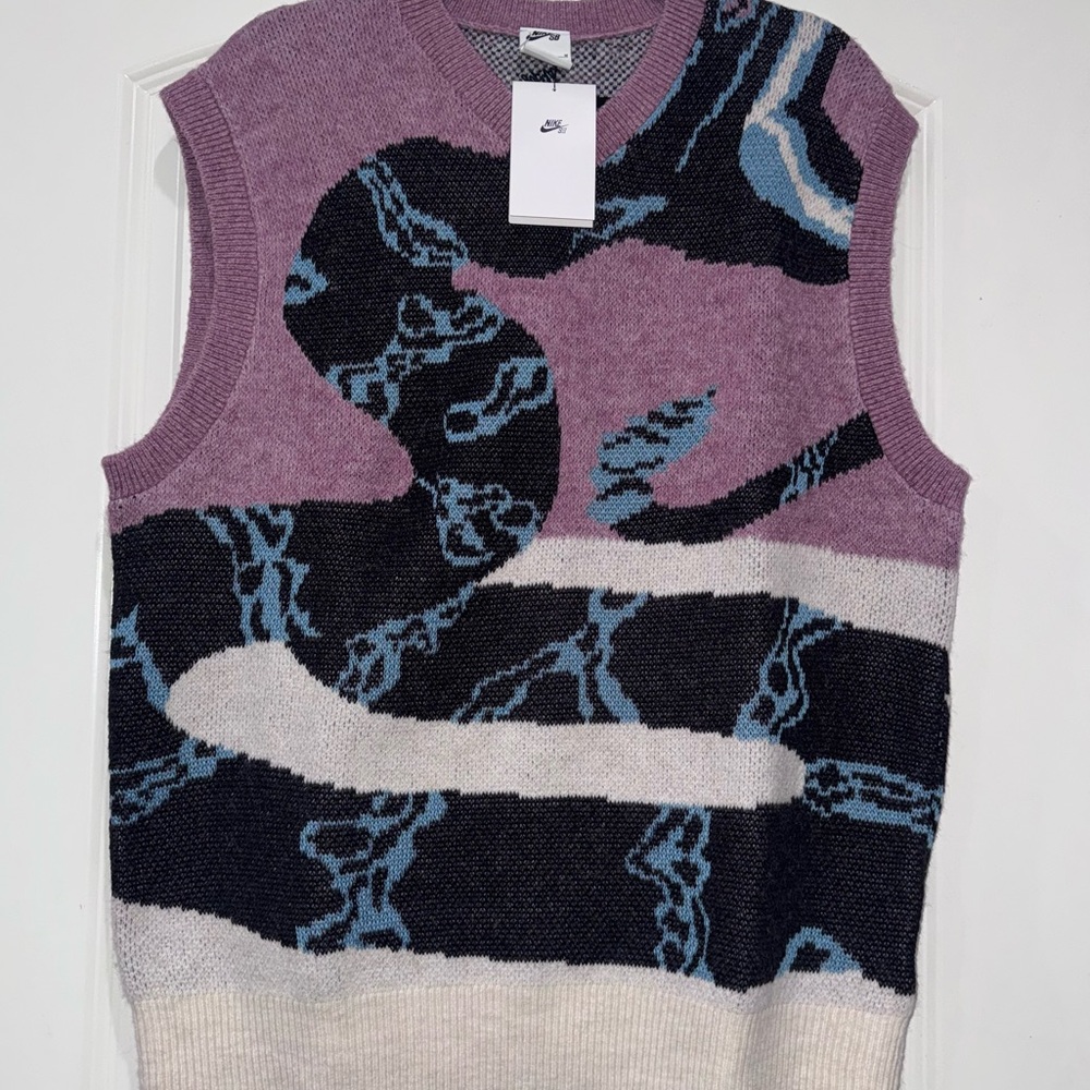 Nike SB Men's Skateboarding Pullover Sweater Vest Adult Unisex NEW